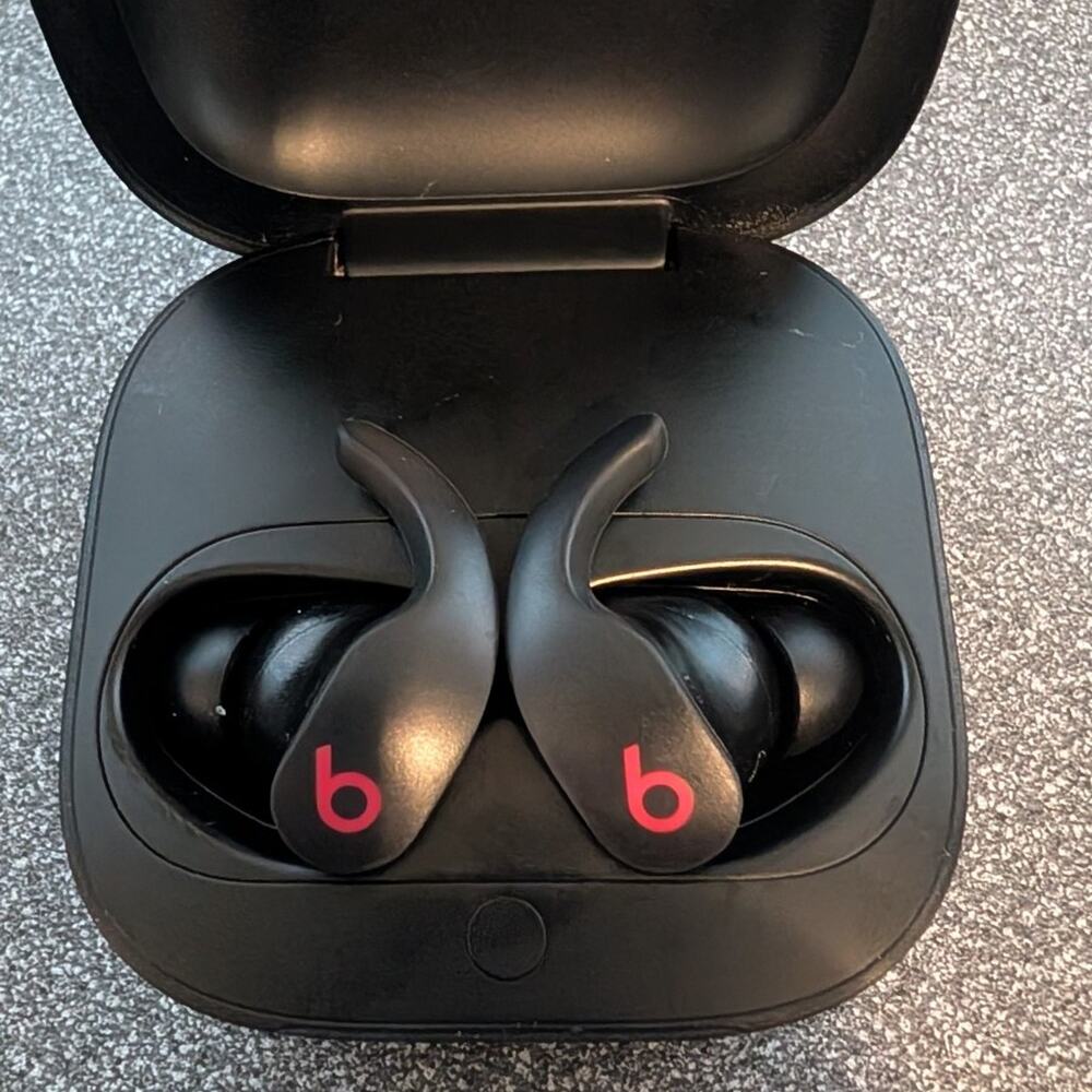 Beats Fit Pro - Black with Red Accent
